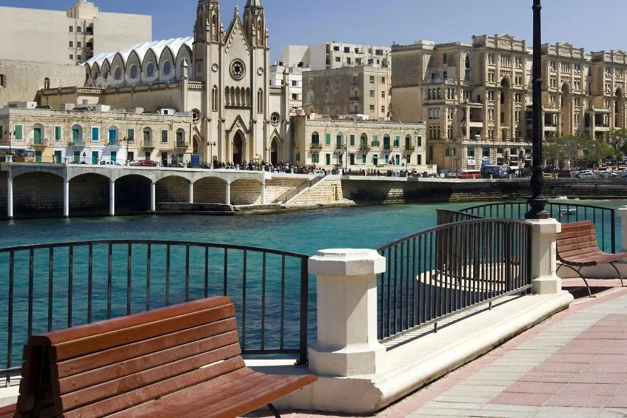 Apartment Luxury Apt W/ Side Seaviews And Pool, Top Location Sliema