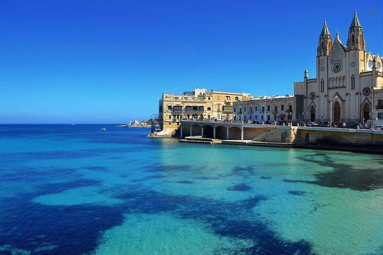Luxury Apt W/ Side Seaviews And Pool, Top Location Sliema 0*,